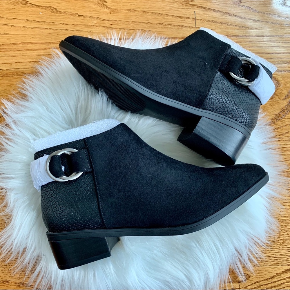 Bella Vita Henley II Bootie Ankle Boot Black Suede - Picture 6 of 9